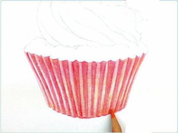 五步骤教你画草莓蛋糕彩铅画!