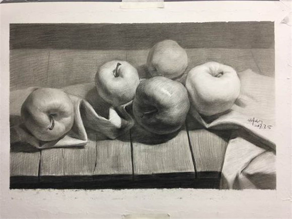 如何画一个素描苹果？
