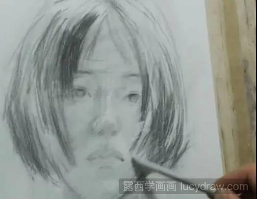 素描教程：阳光美女的素描画法