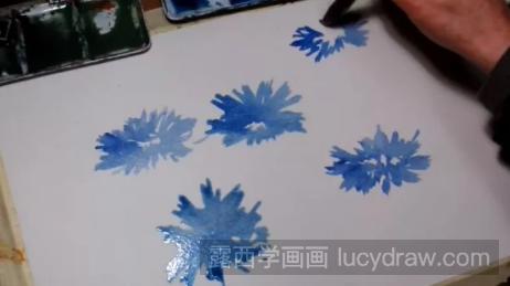 一学就会的水彩画蓝色花朵步骤教程
