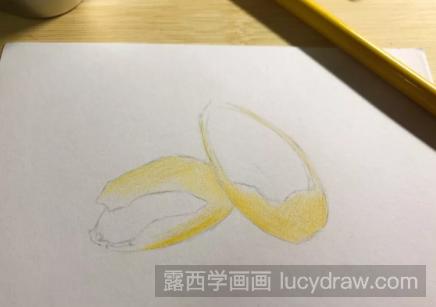 彩铅画食物：教你画逼真的杏仁