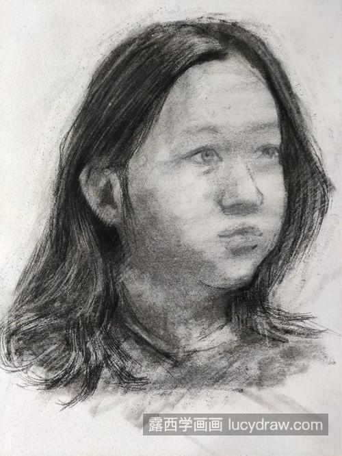 素描女生头像绘制的技巧及细节处理 素描女生头像需要注意的问题
