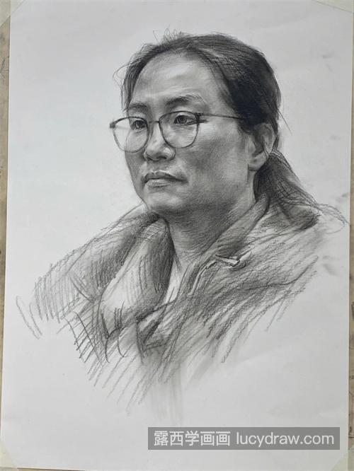 素描女青年怎么绘制 简单的素描女青年的绘制教程