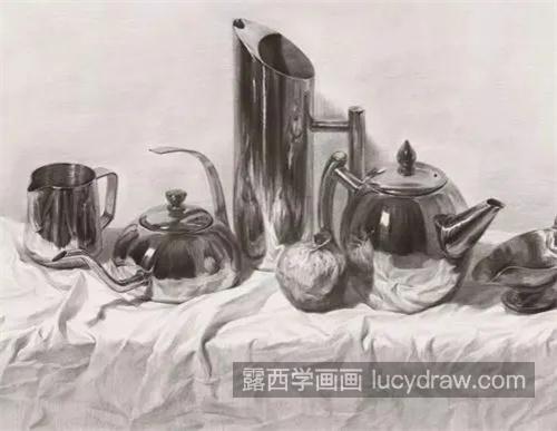 素描人物面部细节如何刻画 素描人物面部的刻画技巧