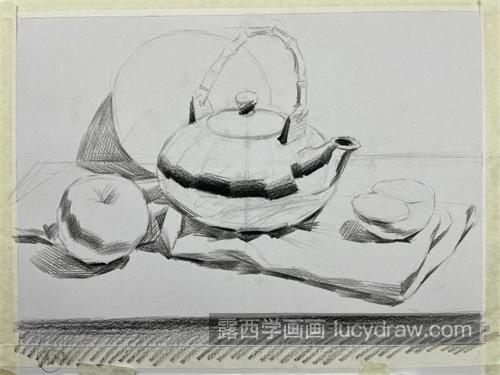 素描茶壶的绘制教程 静物素描构图方法