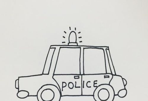 帅气的警车简笔画怎么画 带颜色的警车简笔画绘制教程